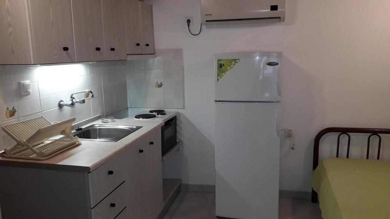 Apartment Lampos House