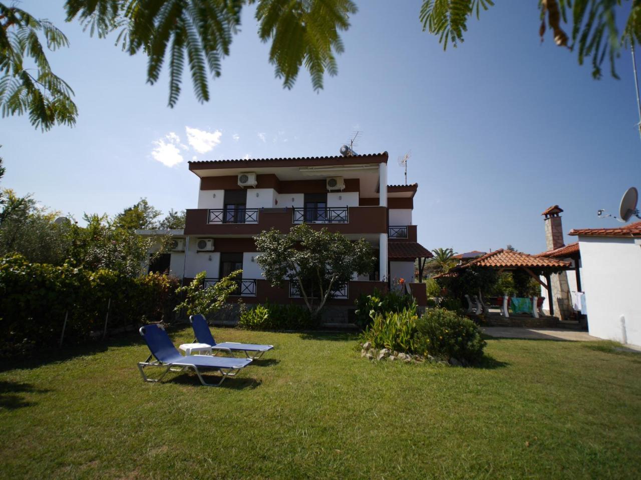 Apartment Lampos House