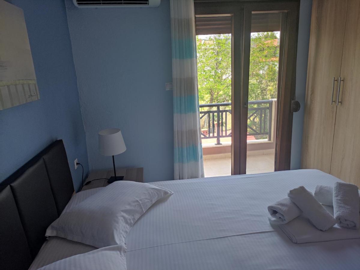 Apartament Lampos House